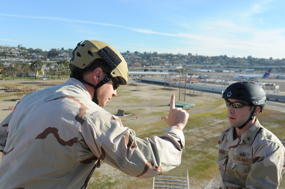 EOD Training and Education Unit 1 conducts rappeling training