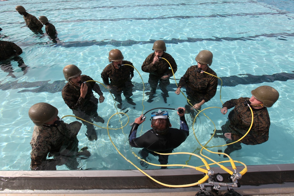 13th MEU Marines conduct water survival training
