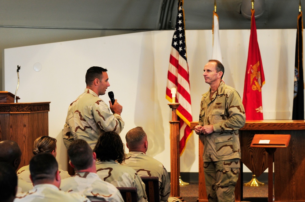 Vice Chief of Naval Operations visits JTF Guantanamo