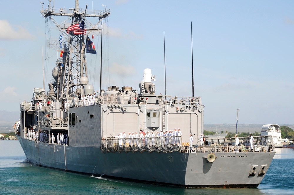 DVIDS - Images - USS Reuben James departs Pearl Harbor [Image 3 of 3]