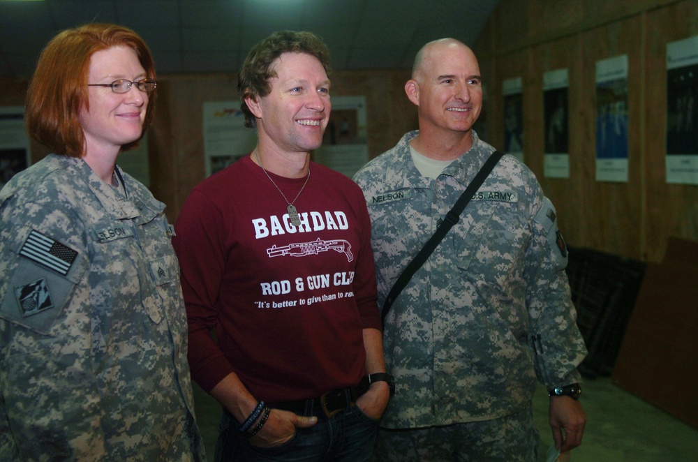 Bragg jumpmaster-turned-country-music-star rocks Camp Victory