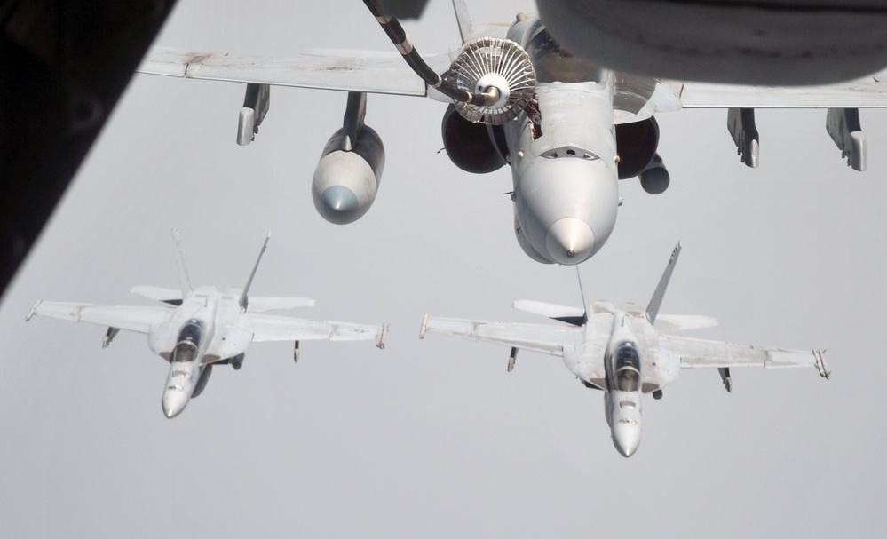 Mobility airmen keep steady air refueling pace in 2010 for deployed ops