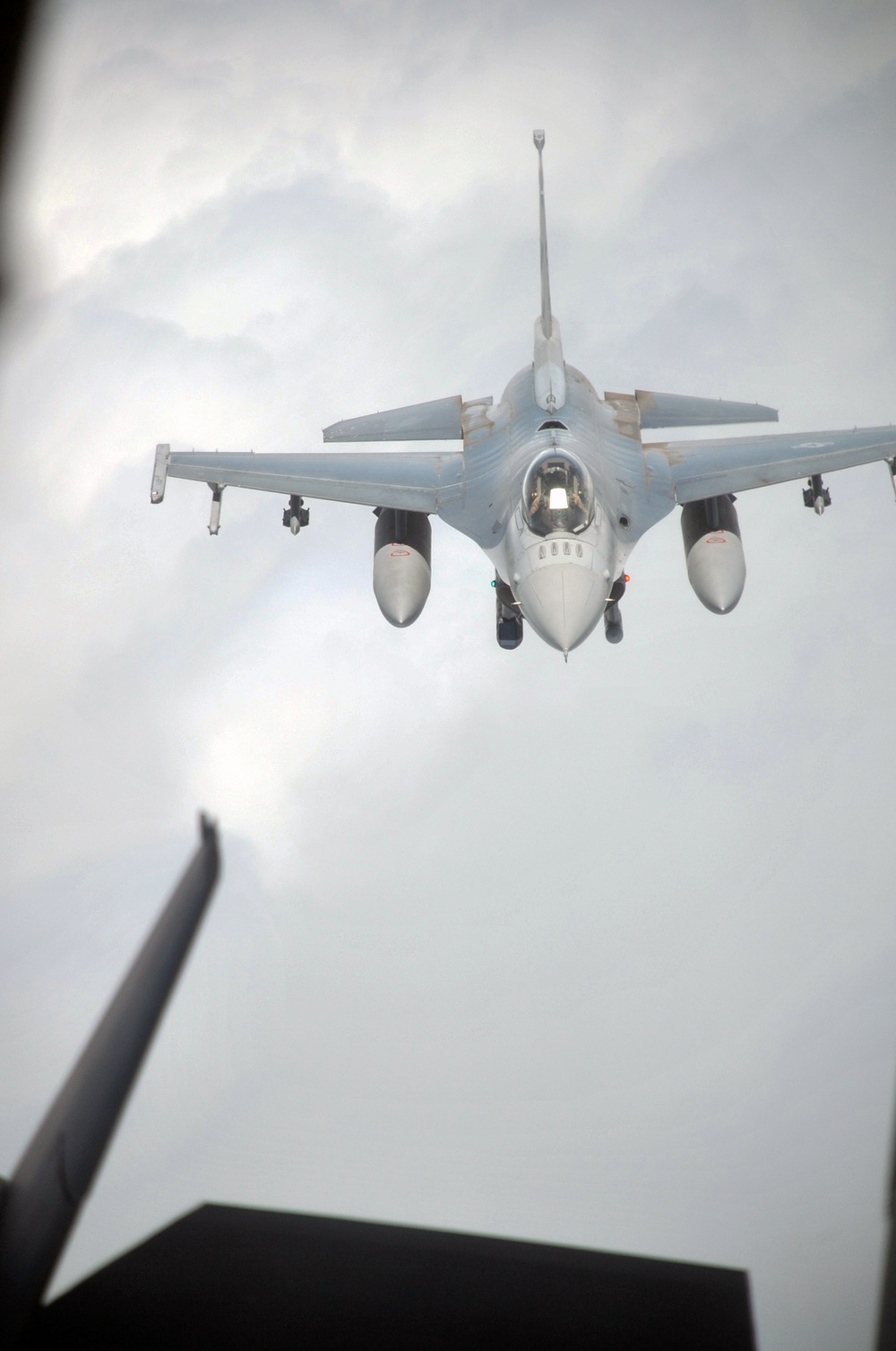 Mobility airmen keep steady air refueling pace in 2010 for deployed ops