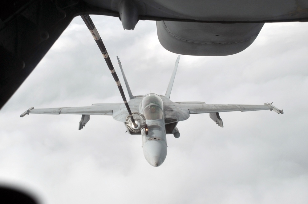 Mobility airmen keep steady air refueling pace in 2010 for deployed ops