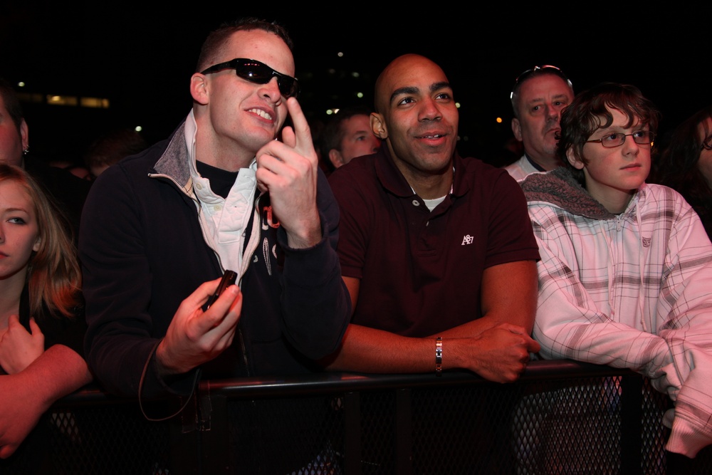 Cherry Point Marines rock with 3 Doors Down