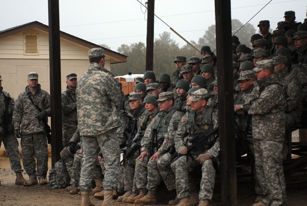 Soldiers train with crew served weapons