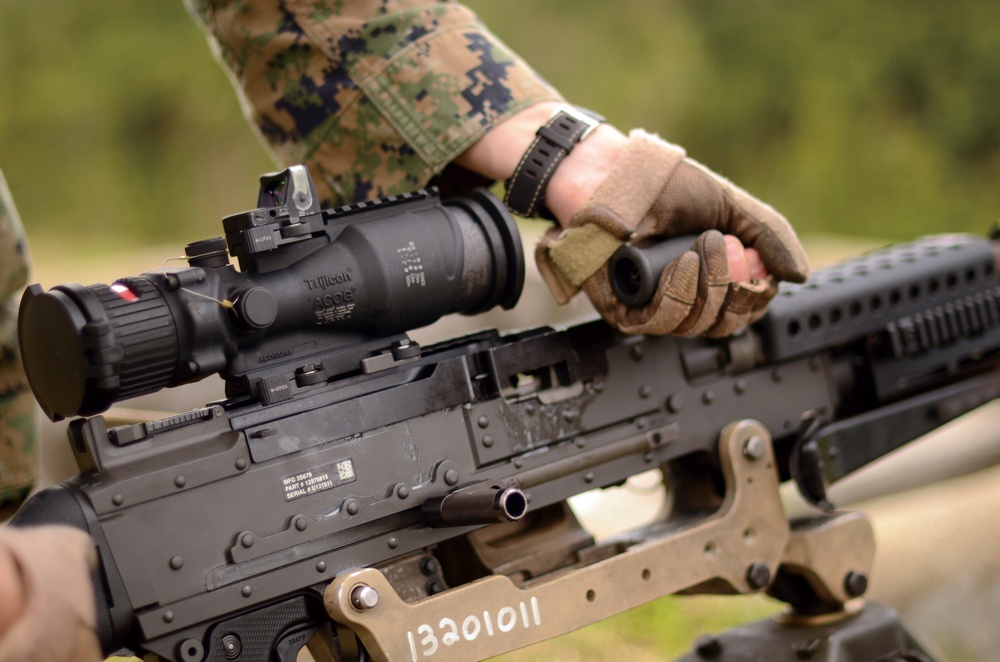 III MEF Marines train on new optics: Acquire targets fast, accurately with new M240G optics system