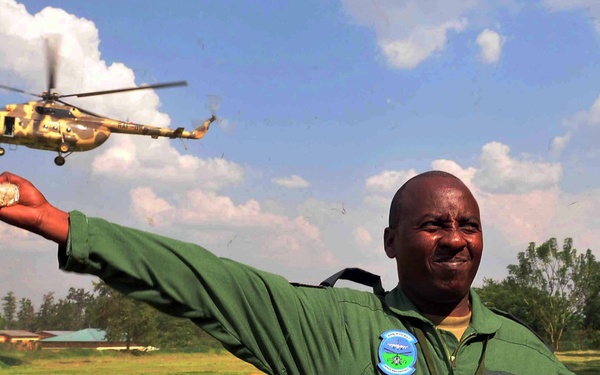 CJTF-HOA presents flight medicine seminar to RDF