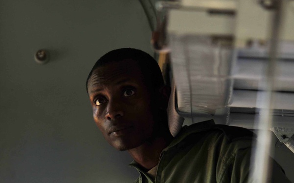 CJTF-HOA presents flight medicine seminar to RDF