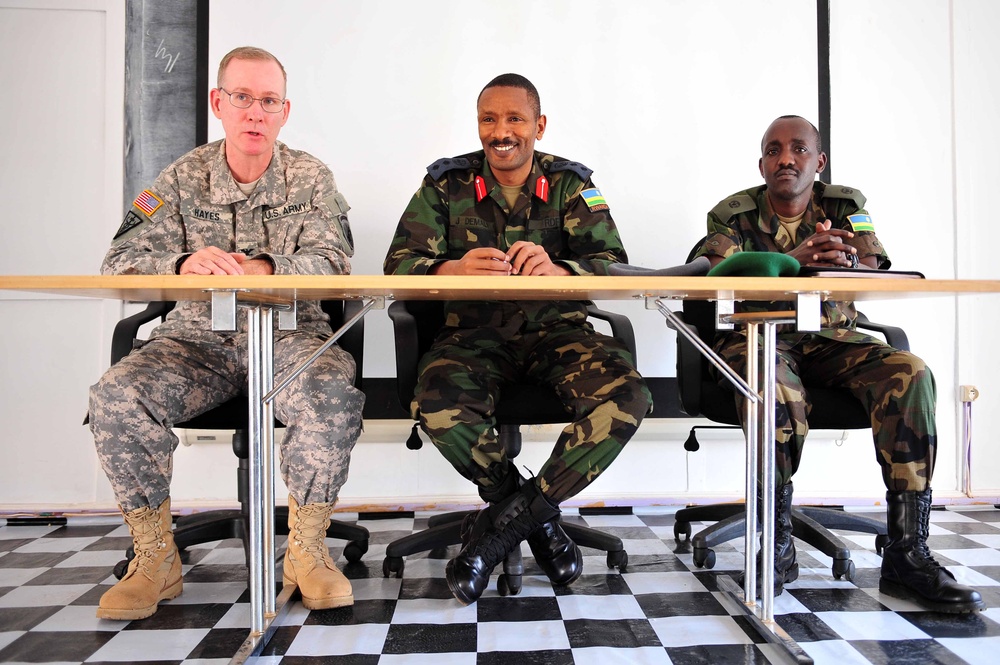 CJTF-HOA presents flight medicine seminar to RDF
