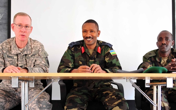 CJTF-HOA presents flight medicine seminar to RDF