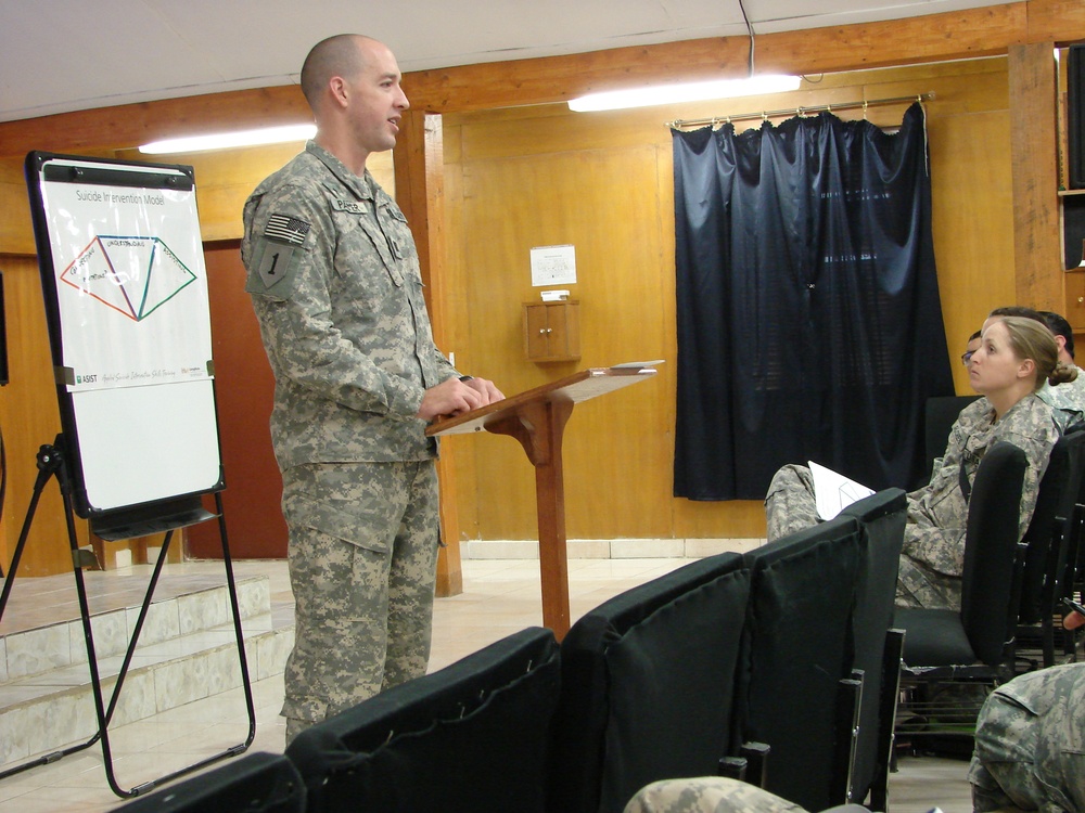USD-C ‘Dagger’ Brigade Soldiers conduct Applied Suicide Intervention Skills Training