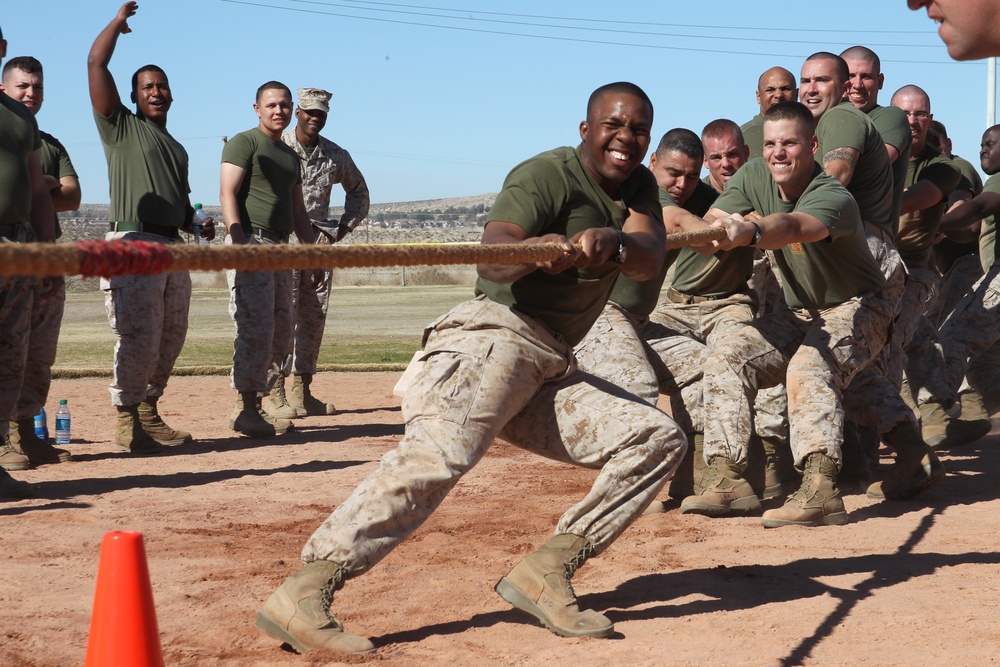 Marines play hard at 3rd LAR field meet