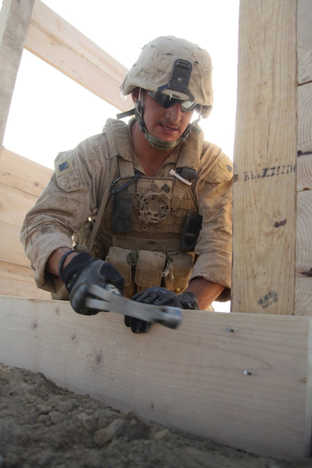 Support Company Marines multitask