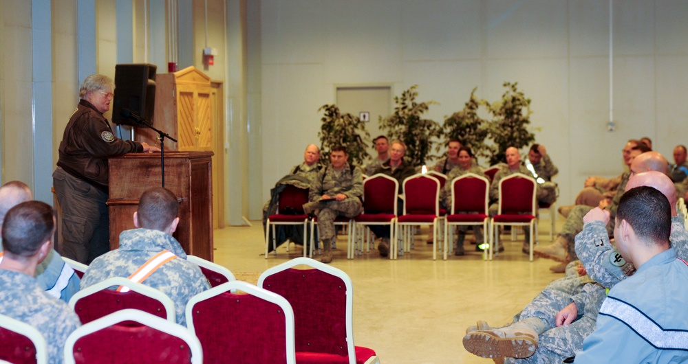Roever speaks to Joint Base Balad on resilience