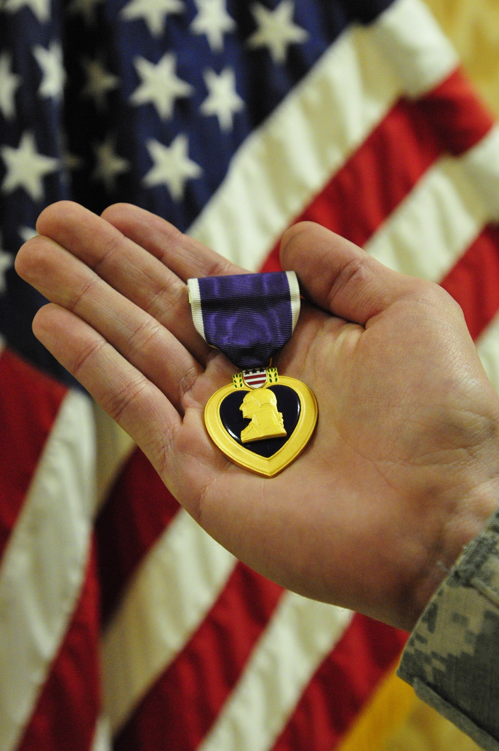 Combined Task Force Lightning Soldiers receive Purple Heart Medal