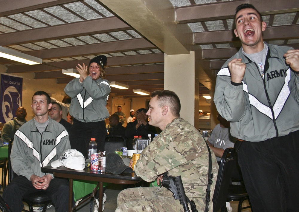 Iowa National Guard Soldiers cheer Packers to victory from Afghanistan