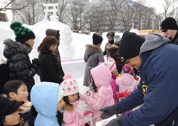 Misawa Navy Snow Team Meet with Festivalgoers