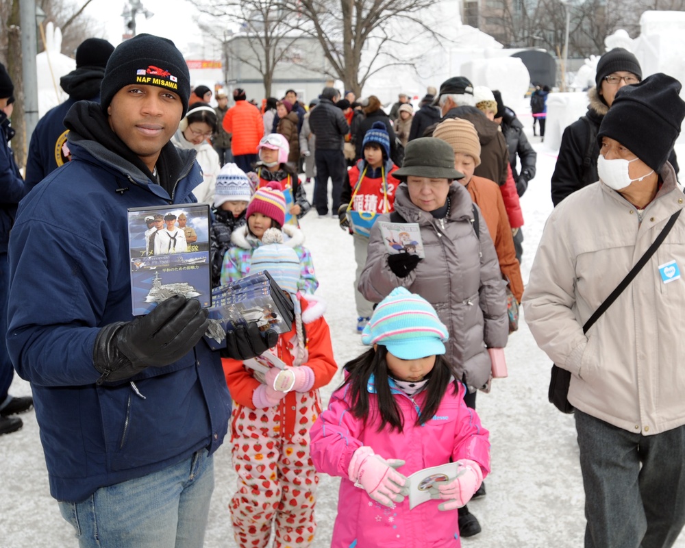 Misawa Navy Snow Team Meet with Festivalgoers