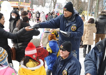 Misawa Navy Snow Team Meet with Festivalgoers