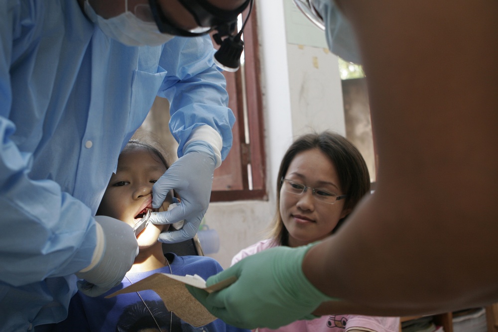 Multinational team conducts medical visits during Cobra Gold 2011