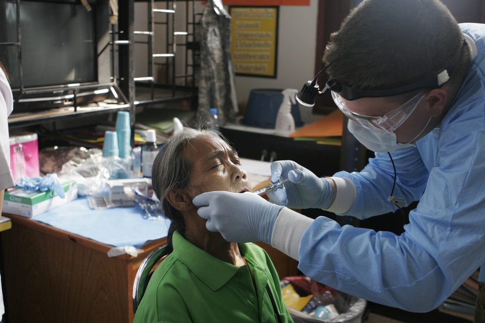 Multinational team conducts medical visits during Cobra Gold 2011