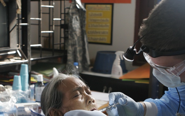 Multinational team conducts medical visits during Cobra Gold 2011