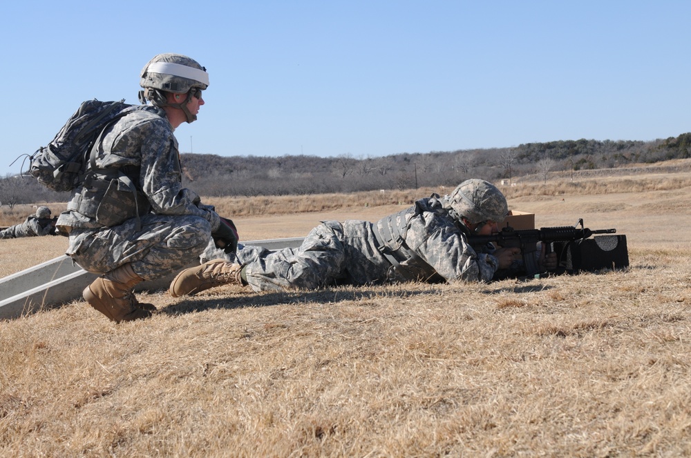 Soldiers earn weapon qualificaions on Fort Wolters