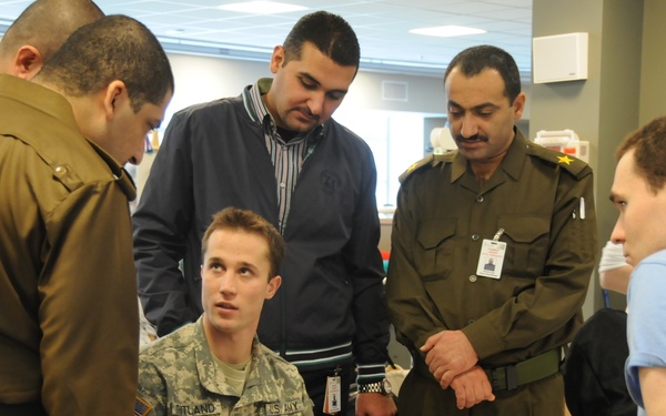 Iraqi physical therapists train at Walter Reed
