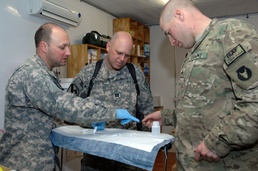 Soldiers participate in “walking blood bank”
