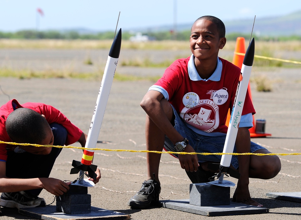 STARBASE Atlantis Students Launch Rockets