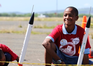 STARBASE Atlantis Students Launch Rockets