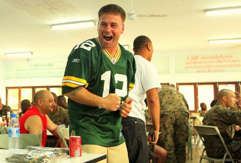 Marines, sailors watch Super Bowl during Cobra Gold 2011