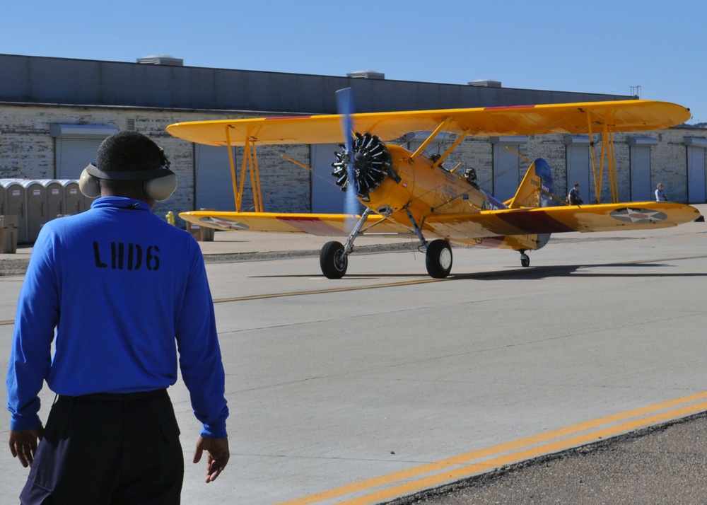 USAV Chicahominy Transports Equipment to NAS Guantanamo Bay