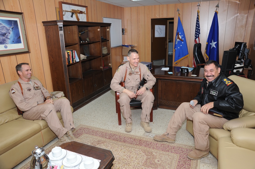 Iraqi generals visit to better understand base transition