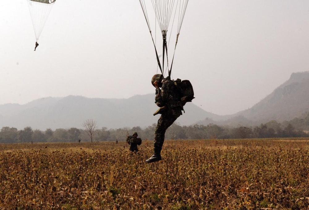 Alaska paratroopers land in Thailand