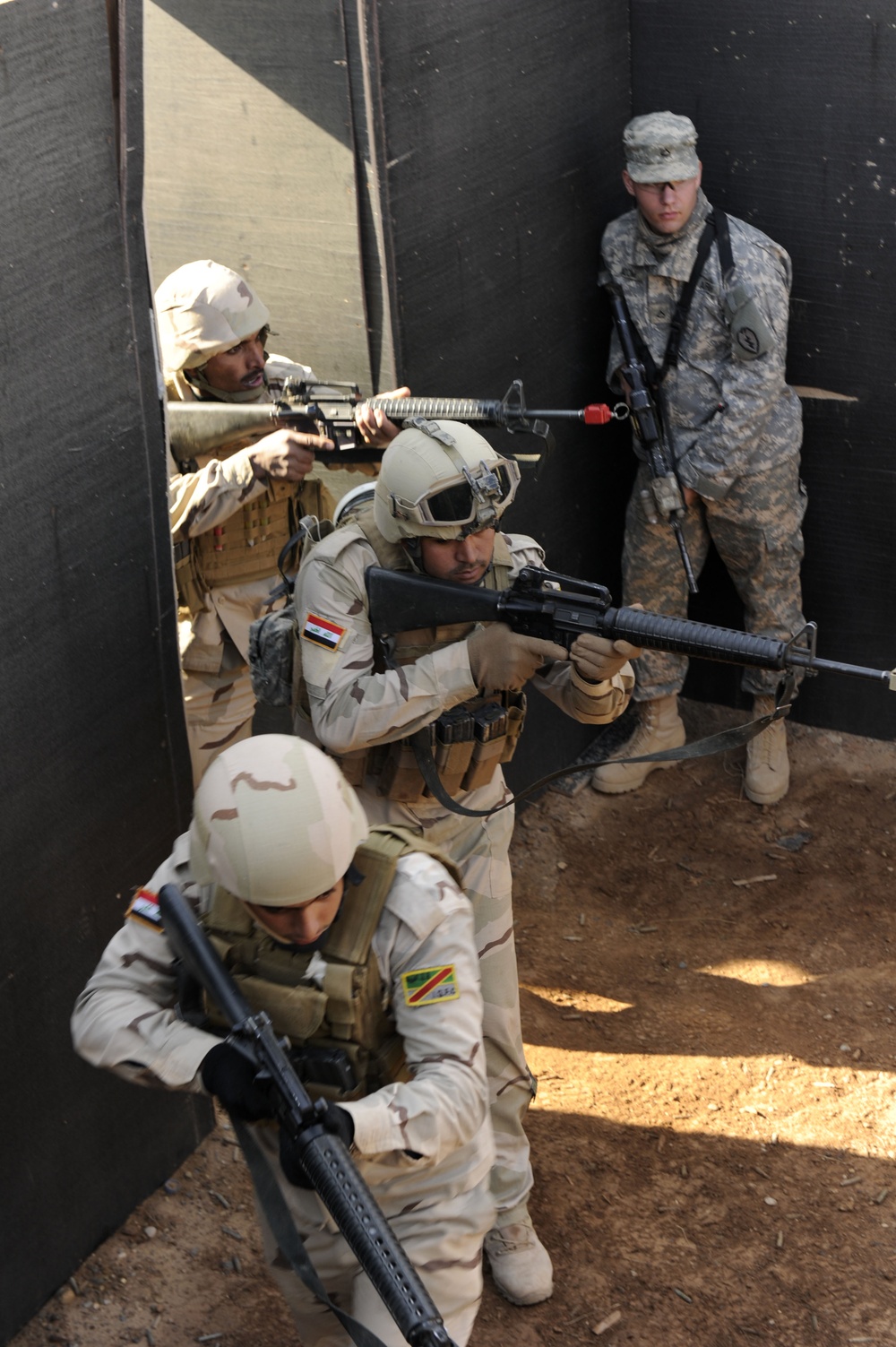 Dvids - Images - Iraqi Army Bounding Team Training [Image 6 Of 6]