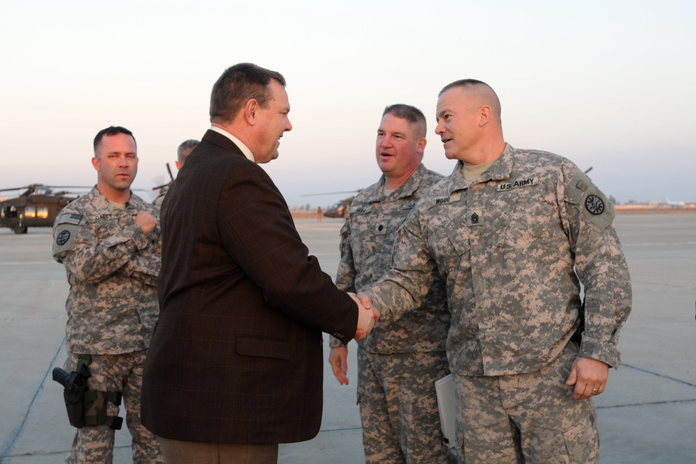 Montana senator visits troops in Baghdad