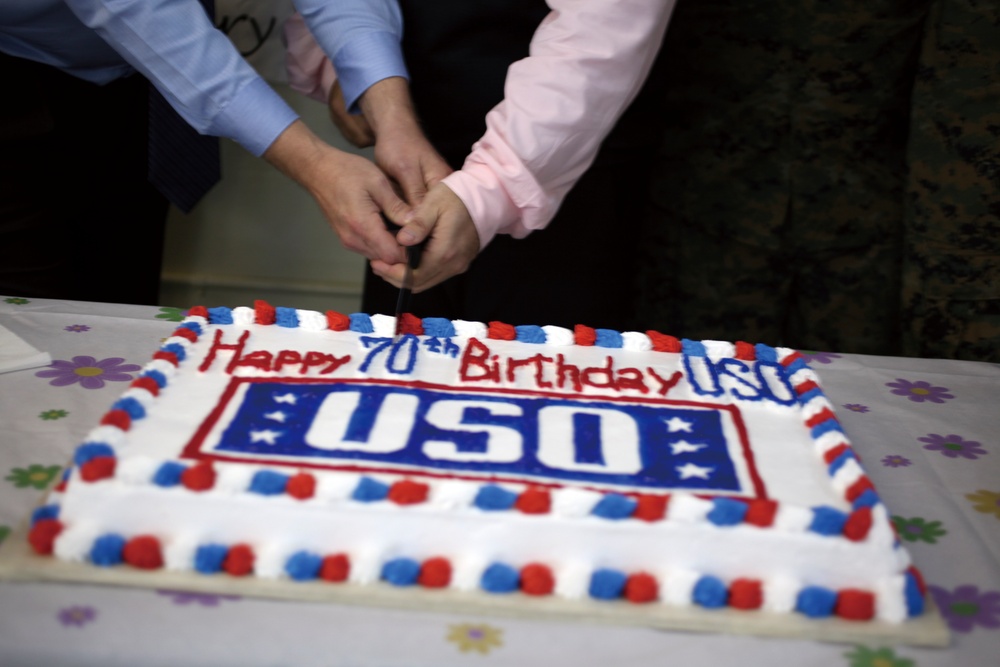70 years of dedicated service: USO offers relaxation ‘until everyone comes home’