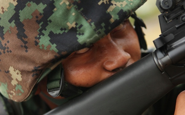 Marines conduct mock helo-raid during Cobra Gold 2011