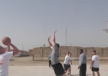 ‘Longknife’ Squadron holds 3-on-3 basketball tournament