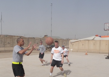 ‘Longknife’ Squadron holds 3-on-3 basketball tournament