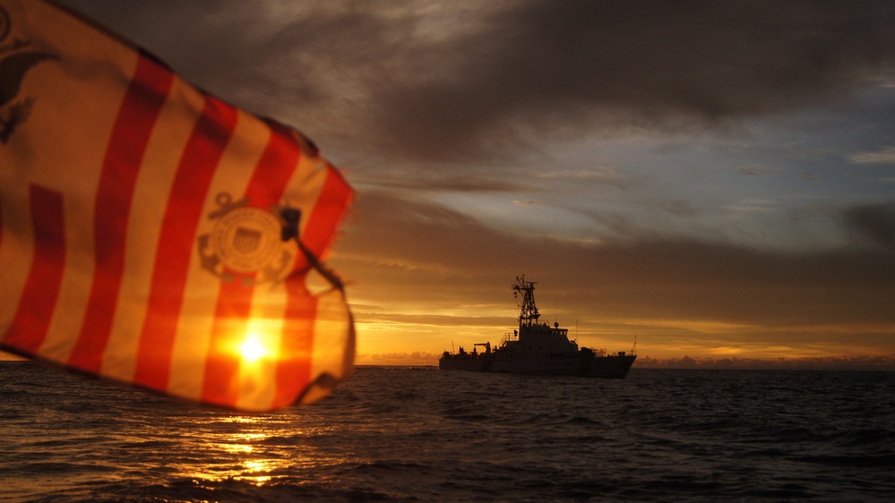 Coast Guard and Navy conduct search and rescue training