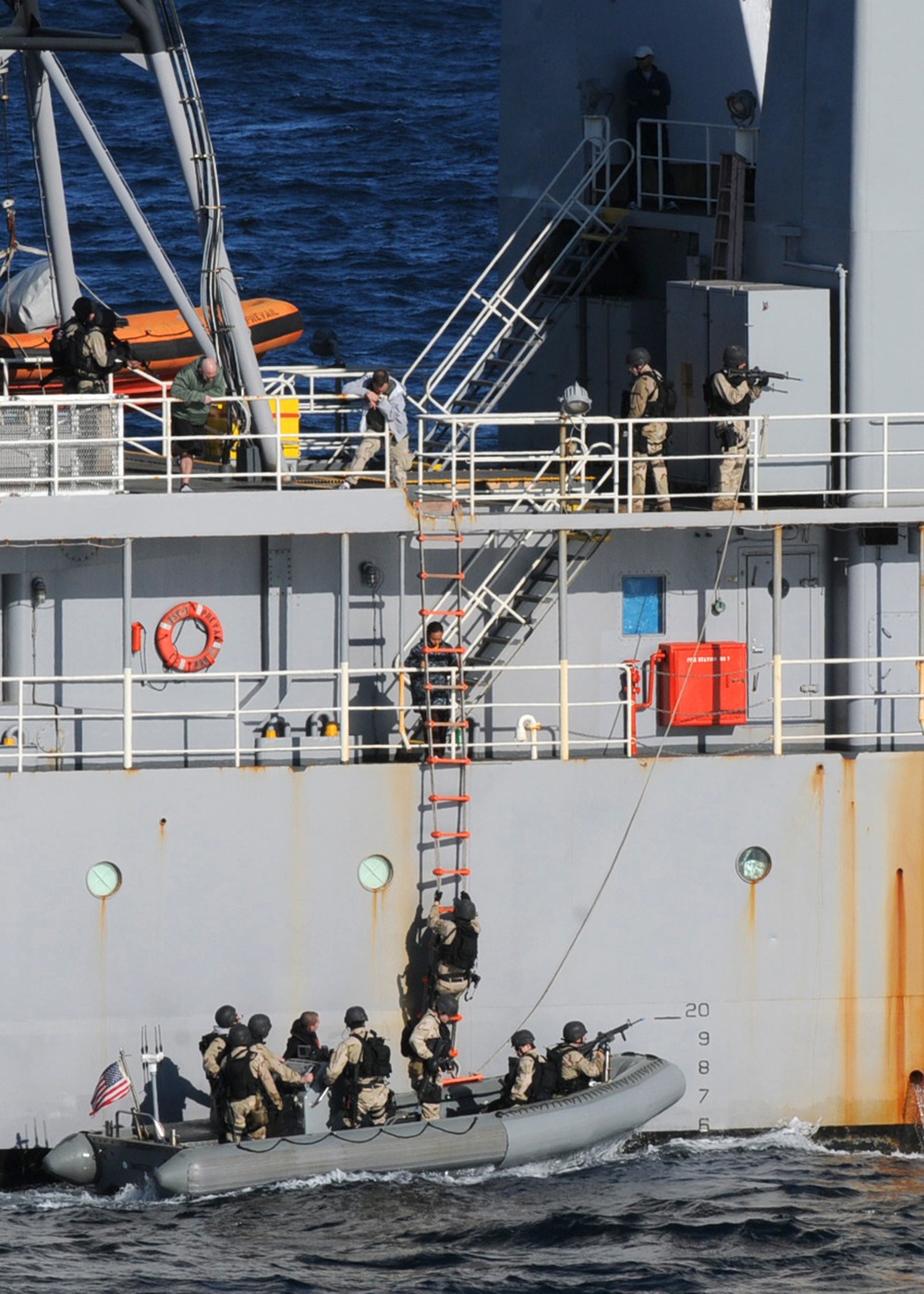 USS Anzio sailors conduct training