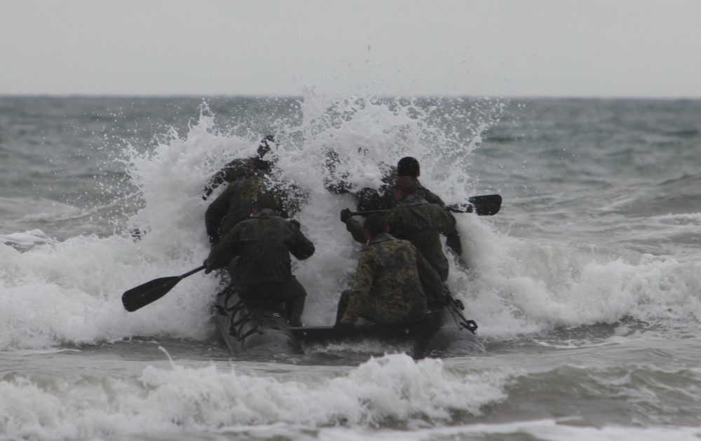 U.S., Japan conduct helocast training