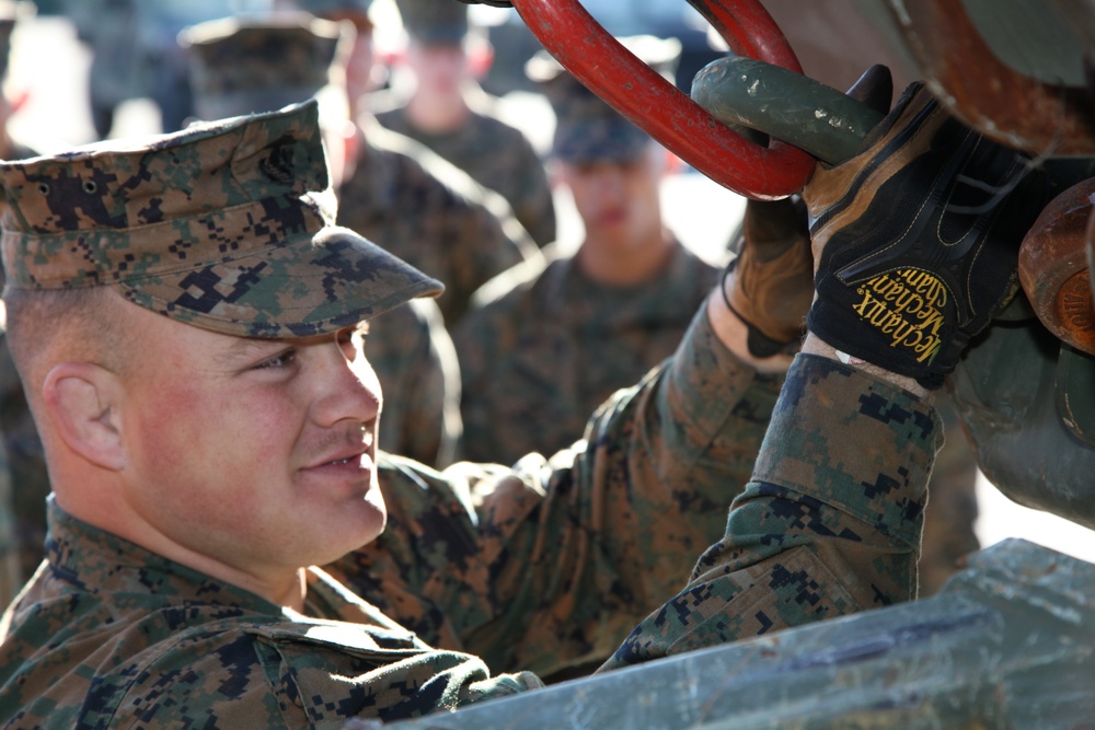 CLR-1 Marines participate in wrecker course