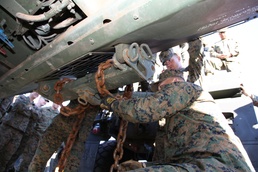 CLR-1 Marines participate in wrecker course
