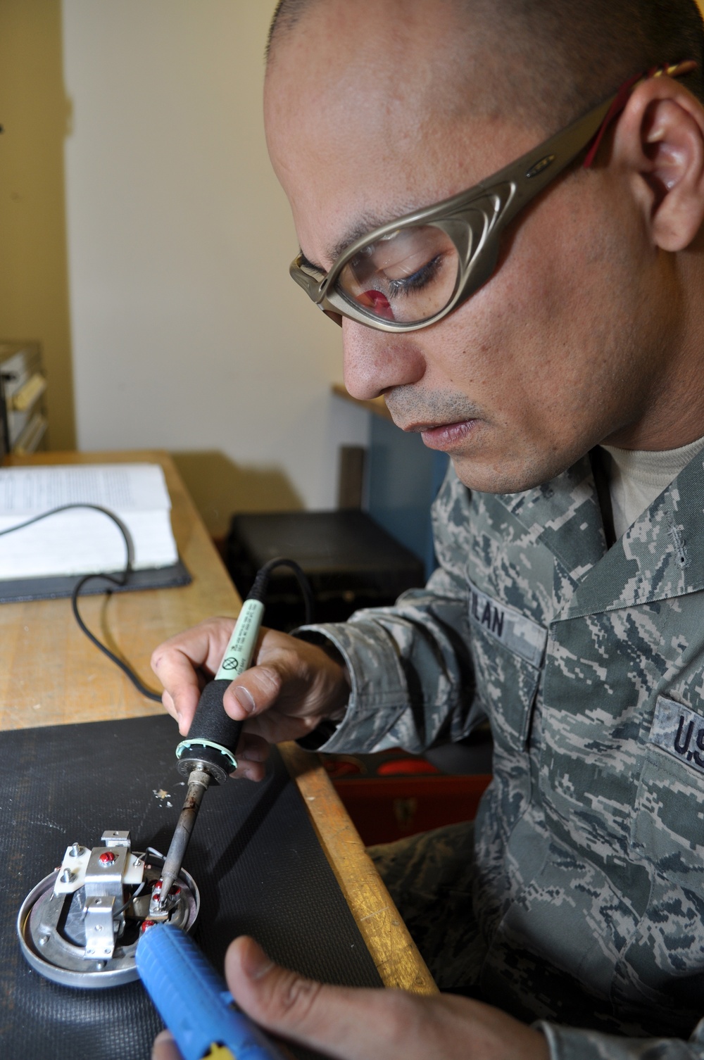 Maintainer's quick thinking result in mission-ready aircraft