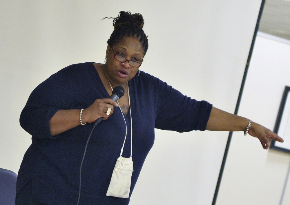 Thea Vidale entertains COB Speicher
