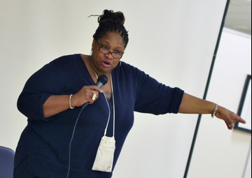 Thea Vidale entertains COB Speicher